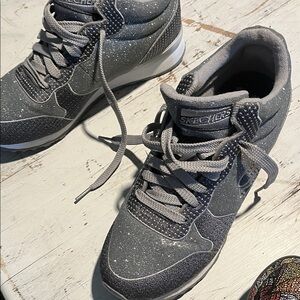 Skechers Gray Slip-On Sneakers with Multicolor Floral Toe